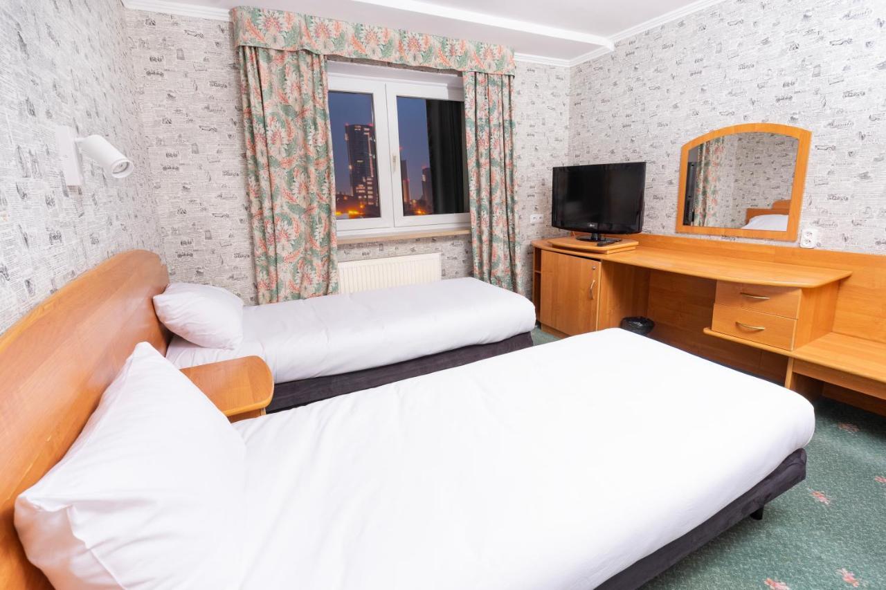 Hotel Victory Home Warsawa Bagian luar foto
