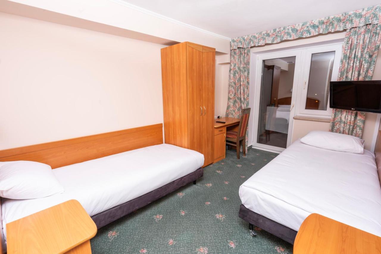 Hotel Victory Home Warsawa Bagian luar foto
