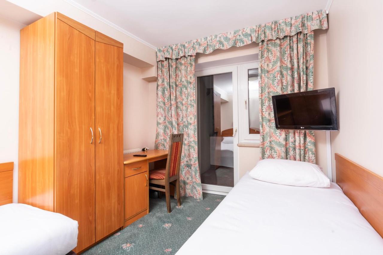 Hotel Victory Home Warsawa Bagian luar foto
