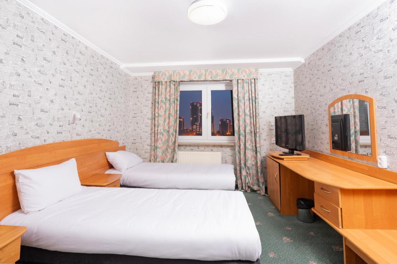 Hotel Victory Home Warsawa Bagian luar foto