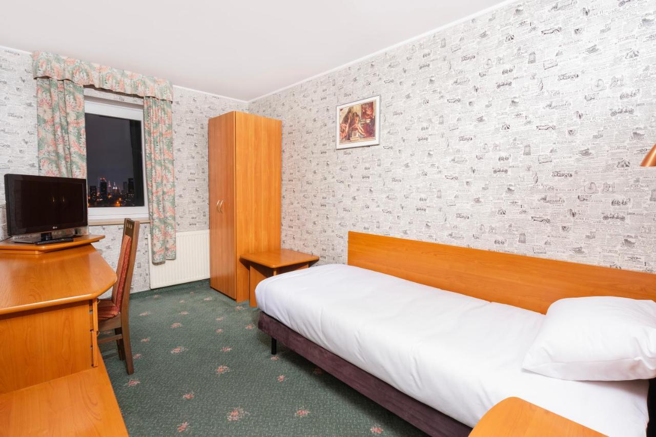 Hotel Victory Home Warsawa Bagian luar foto