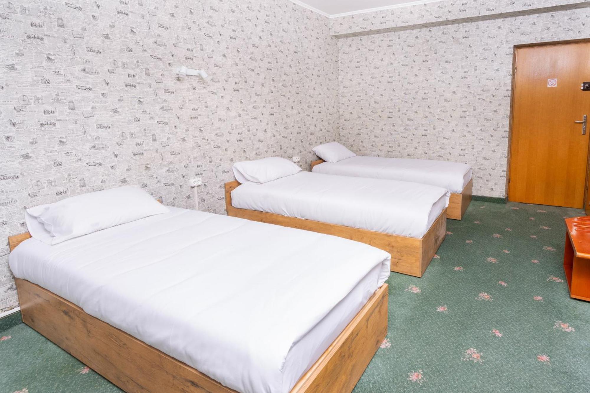 Hotel Victory Home Warsawa Bagian luar foto