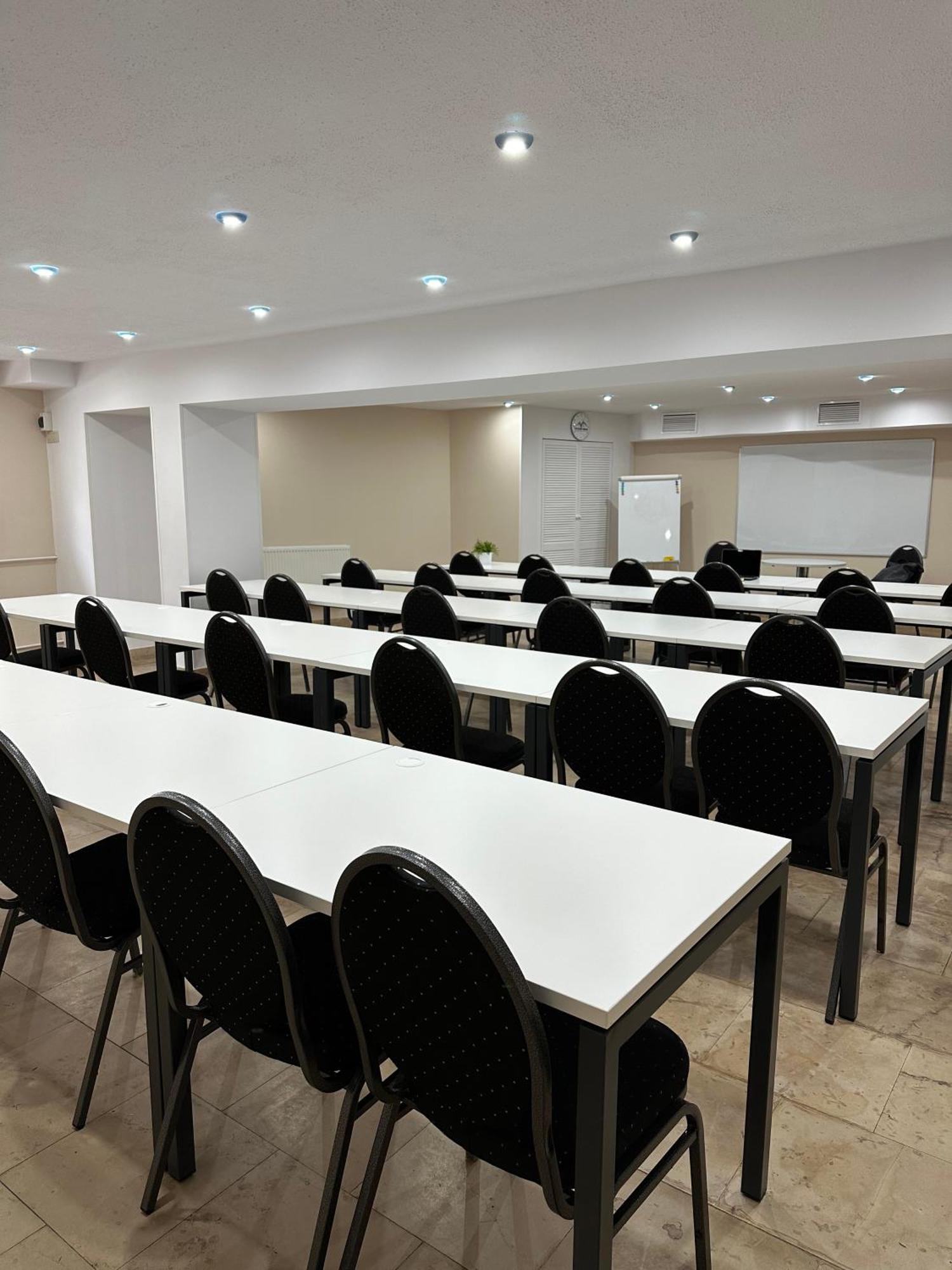 Hotel Victory Home Warsawa Bagian luar foto