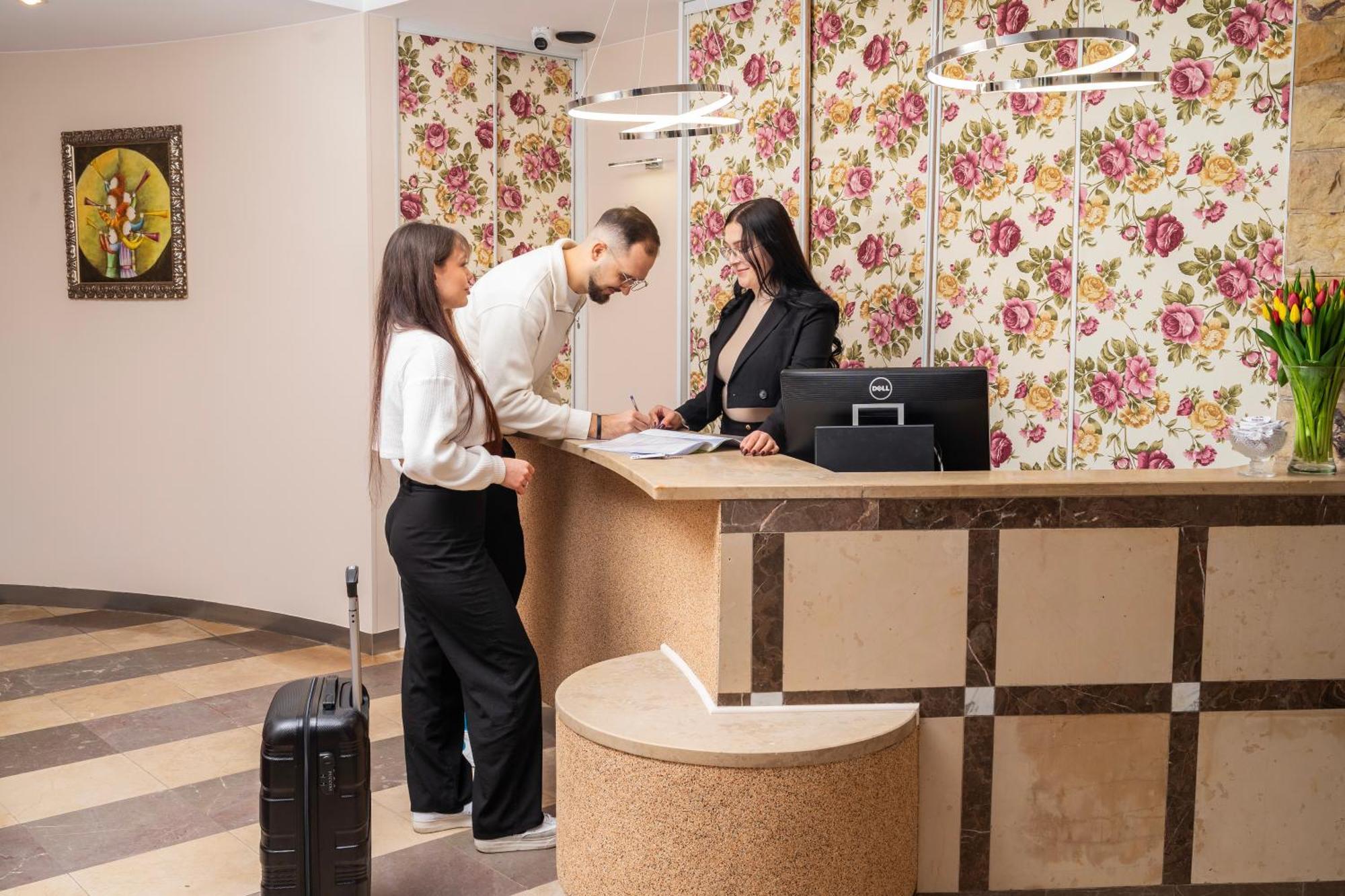 Hotel Victory Home Warsawa Bagian luar foto