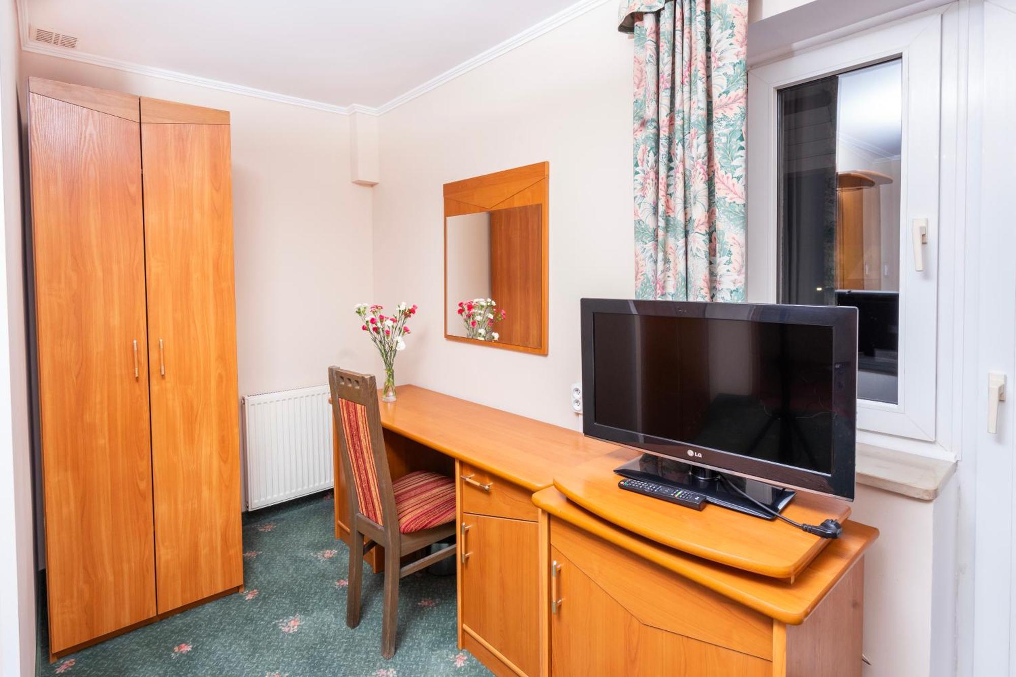 Hotel Victory Home Warsawa Bagian luar foto