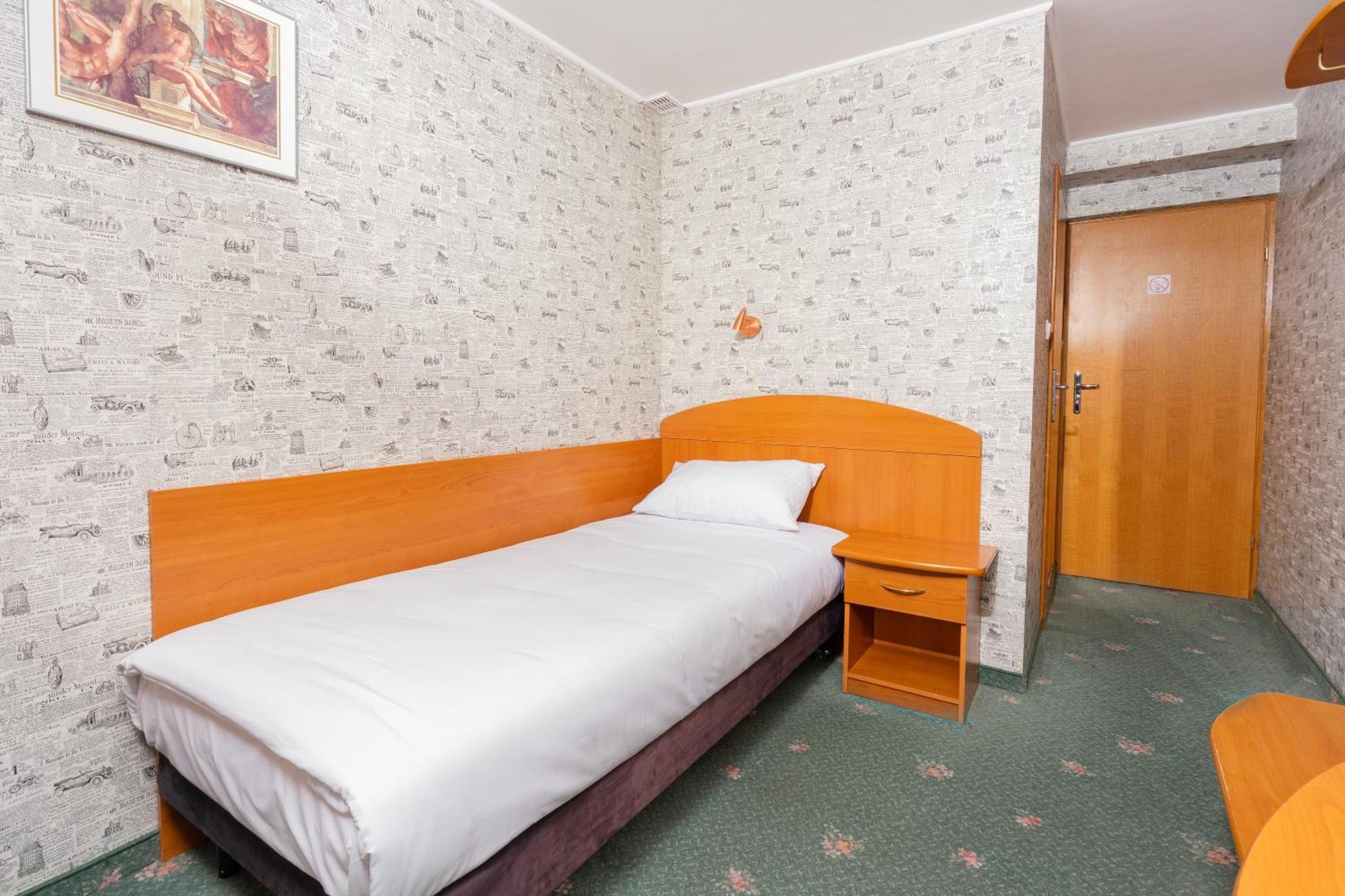 Hotel Victory Home Warsawa Bagian luar foto