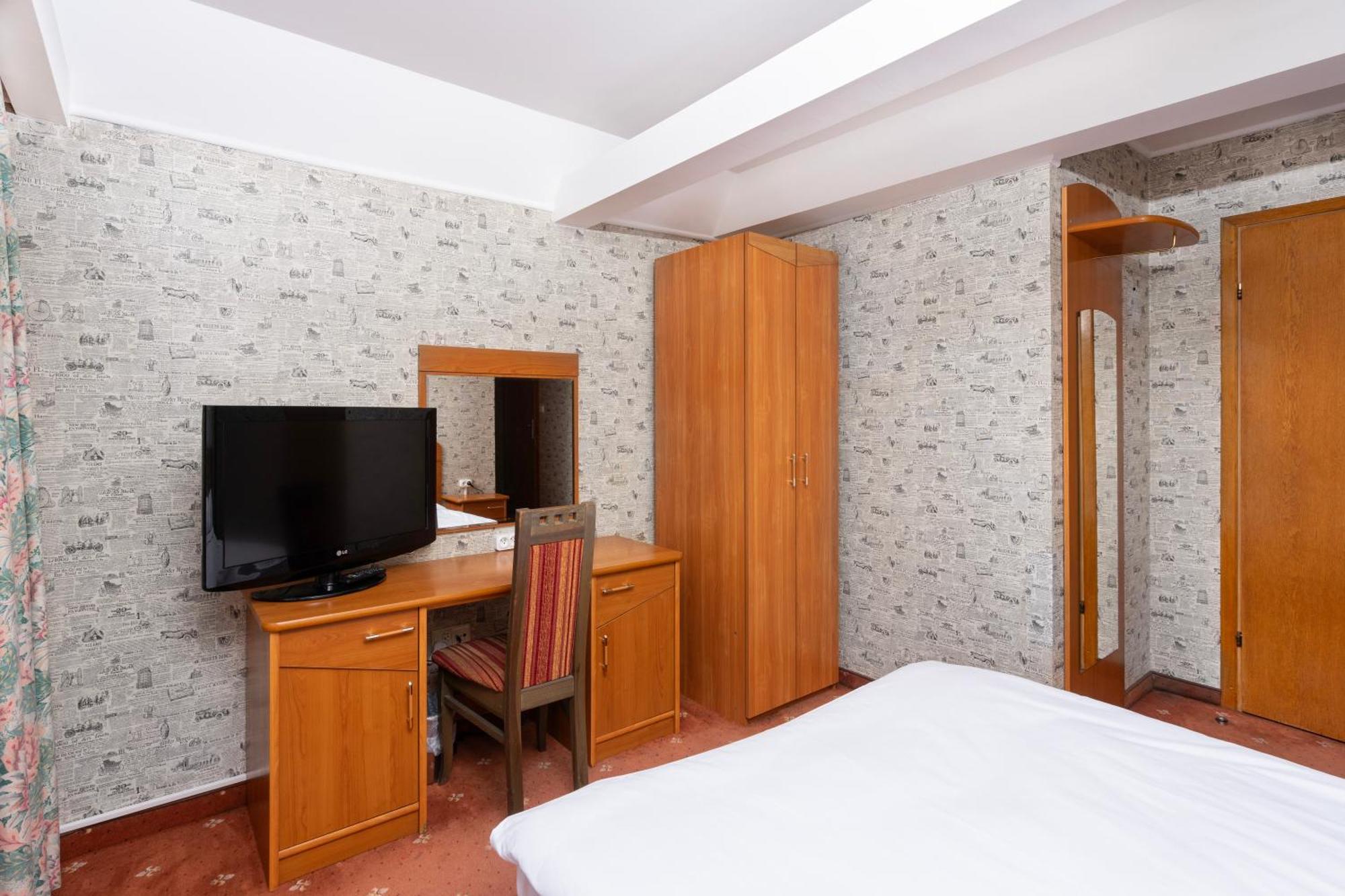 Hotel Victory Home Warsawa Bagian luar foto